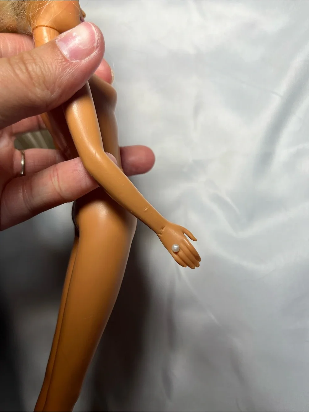Vintage 1995 Barbie Doll Nude Blonde Hair Brown Streaks Blue Eyes Twist Body